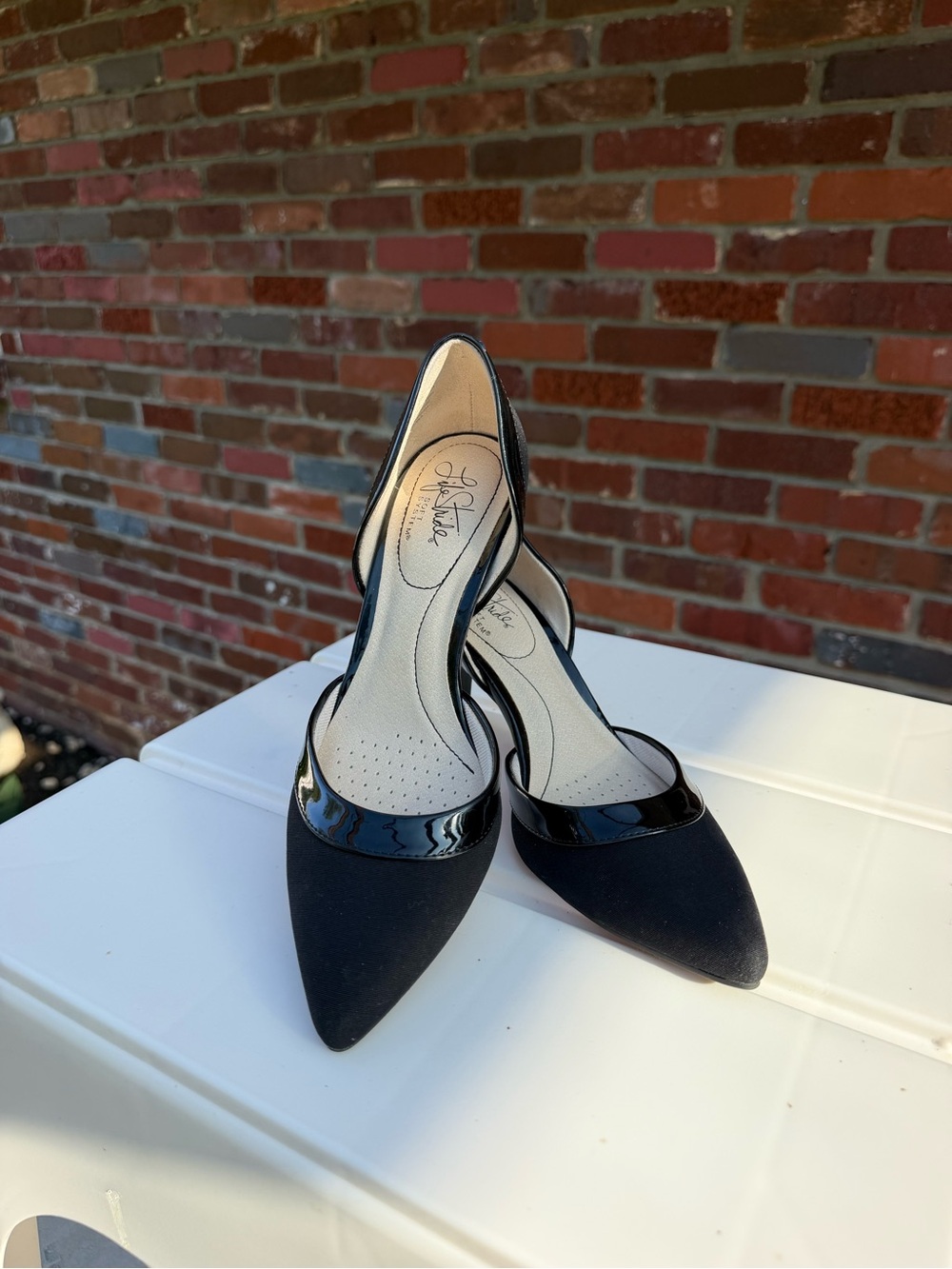 Vintage Kitten Heel / Life Stride Black Pointed-Toe Heels
